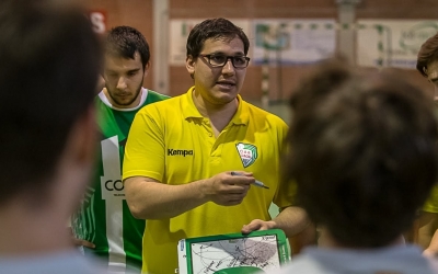 Gerard Gomis dirigint l'OAR Gràcia a finals de la passada temporada | Èric Altimis